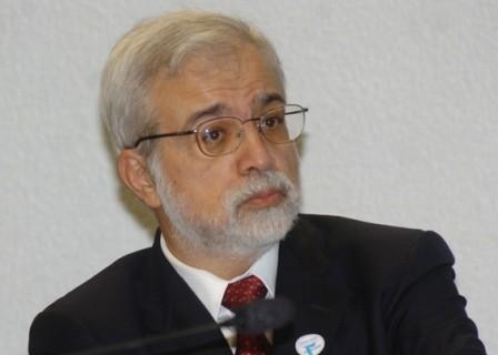 Imagem da notícia DÓLAR PODE CHEGAR A R$ 1,60, PREVÊ EX-PRESIDENTE DO BC